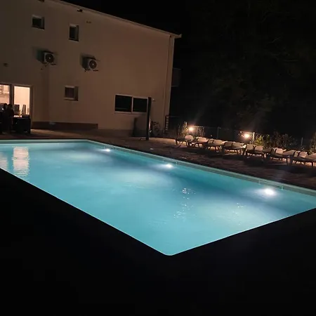 Vila Diamond Cetina
