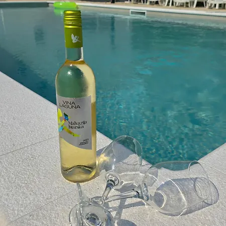 Vila Diamond Cetina