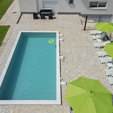 Diamond Villa